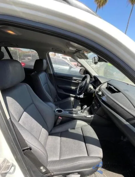 2013 BMW X1 Sdrive28I z USA, uszkodzony, nr VIN WBAVM1C54DVW43125